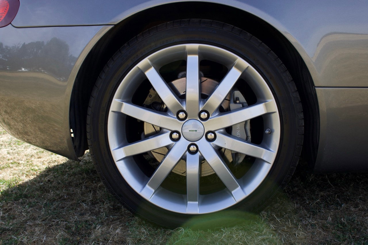 Aston Martin DB9