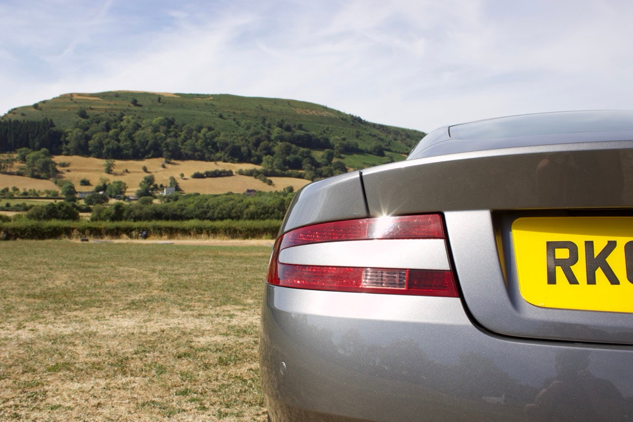 Aston Martin DB9