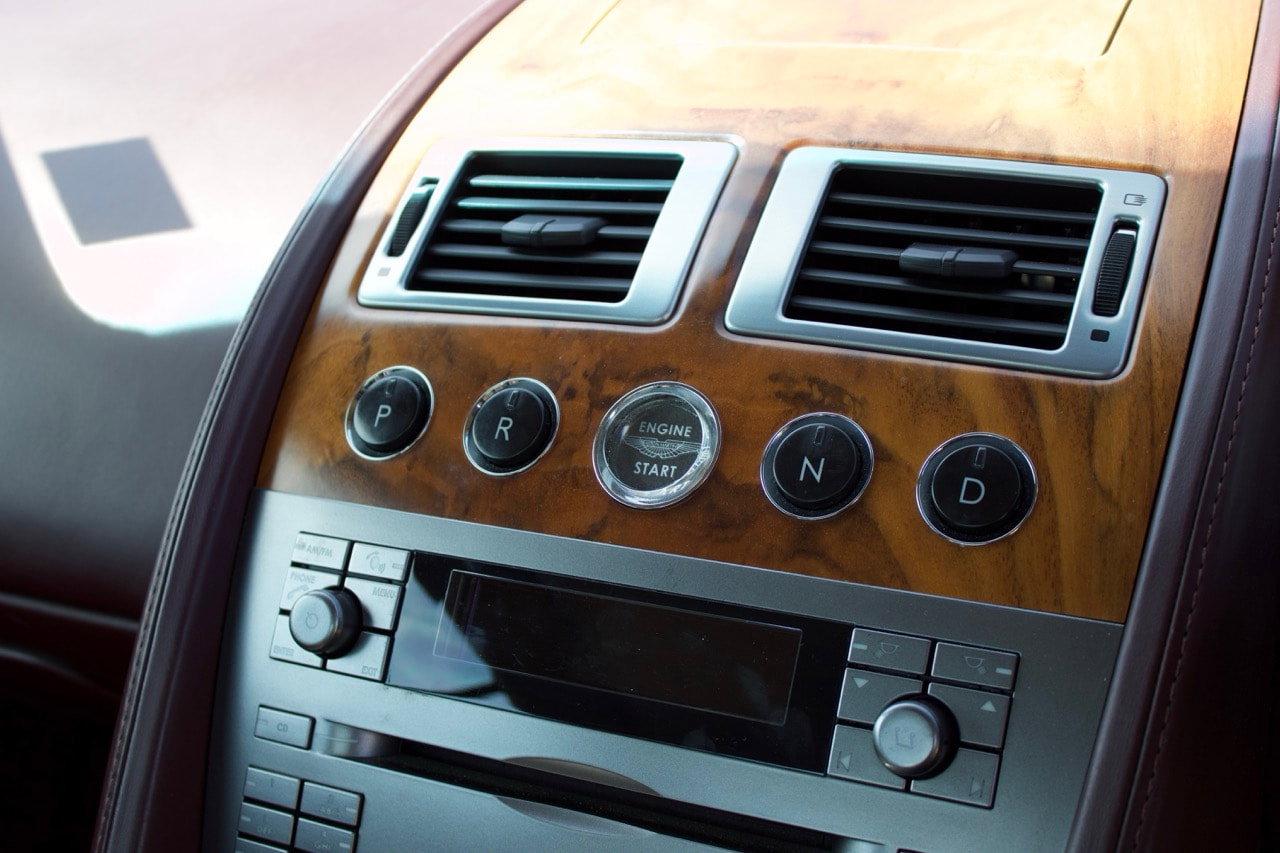 Aston Martin DB9