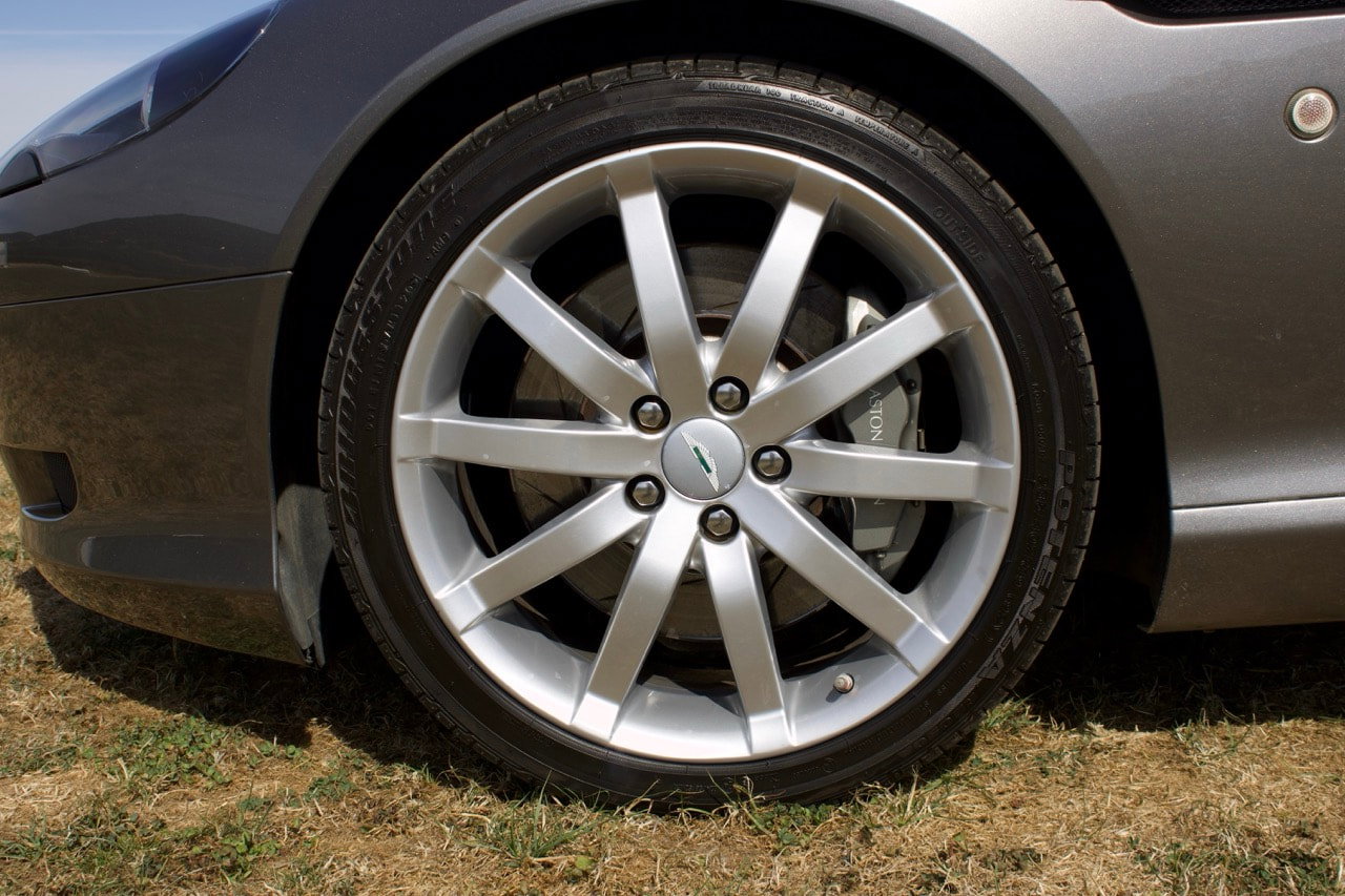 Aston Martin DB9