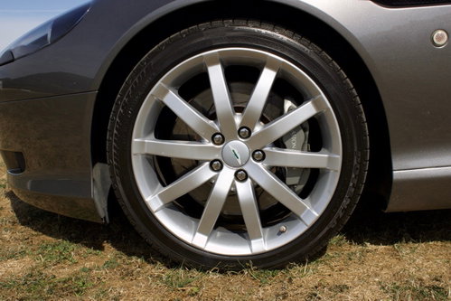 Aston Martin DB9 10