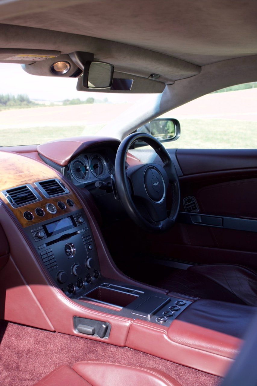 Aston Martin DB9