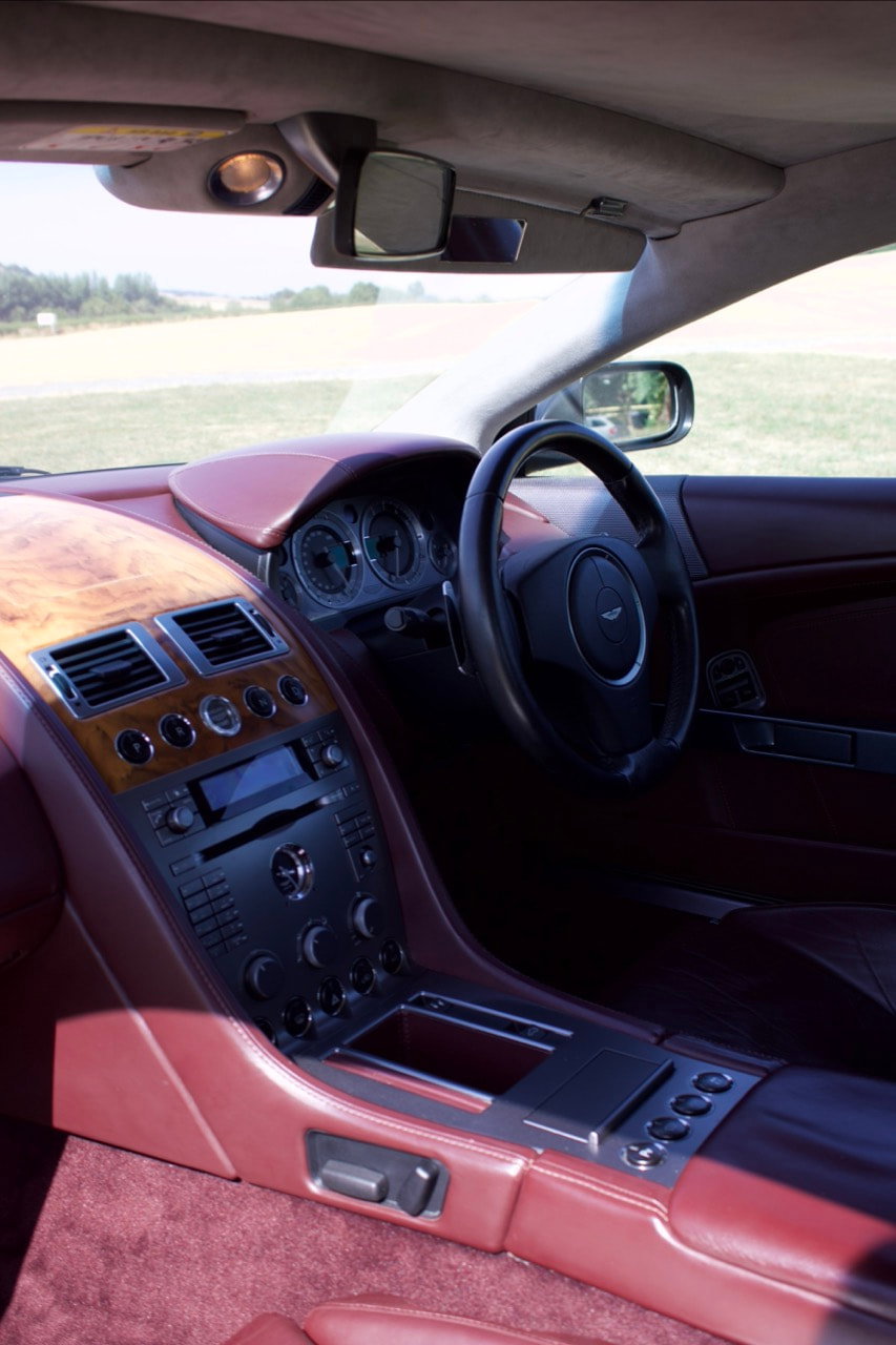 Aston Martin DB9