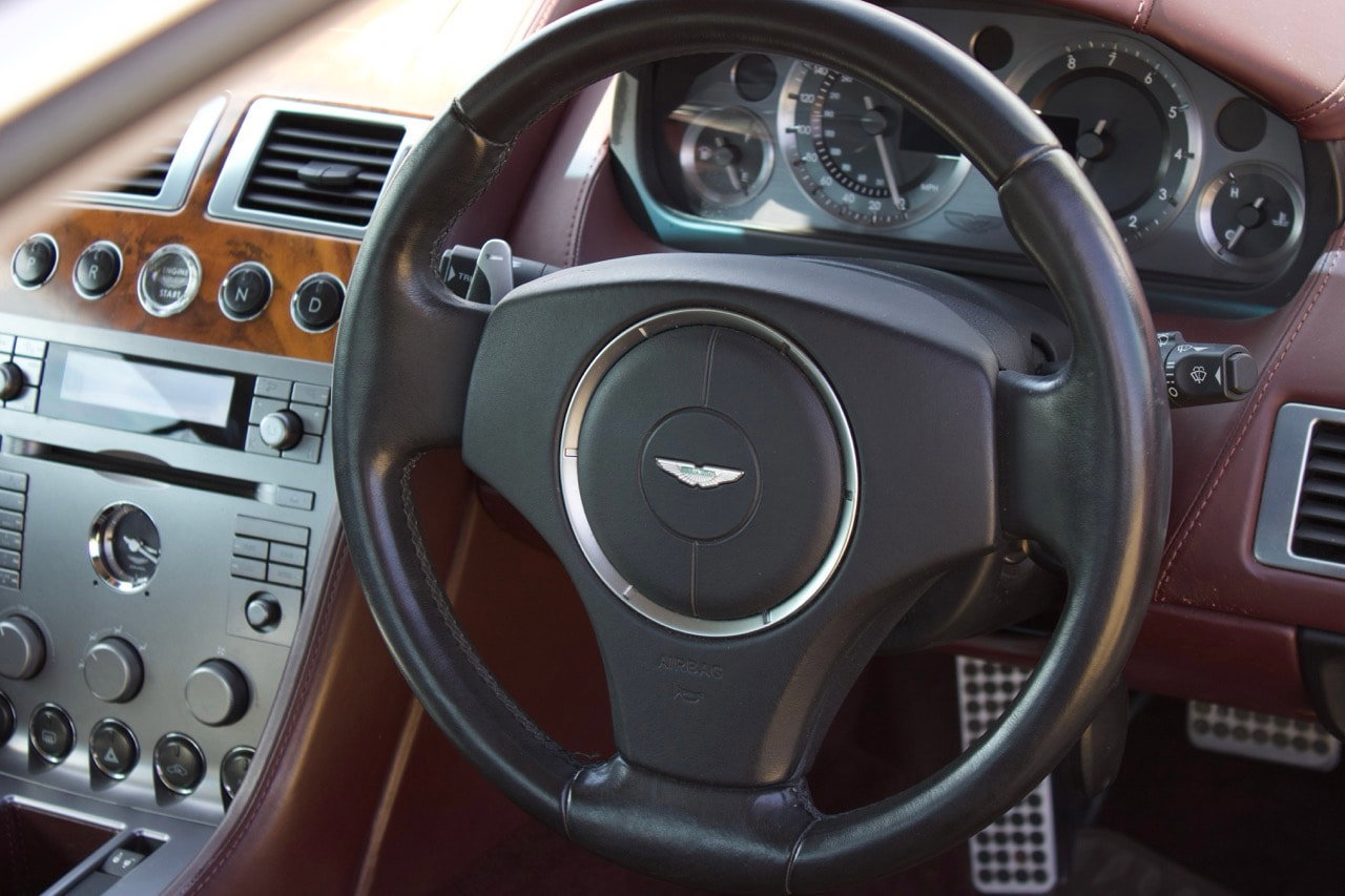 Aston Martin DB9