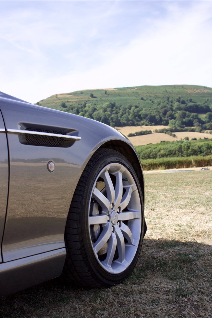 Aston Martin DB9