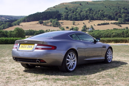 Aston Martin DB9 6