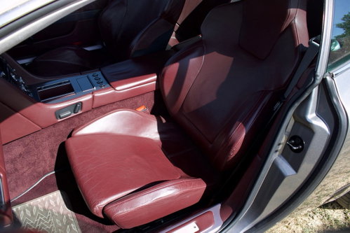 Aston Martin DB9 36