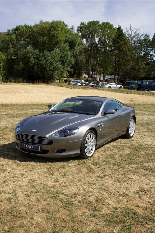 Aston Martin DB9 40