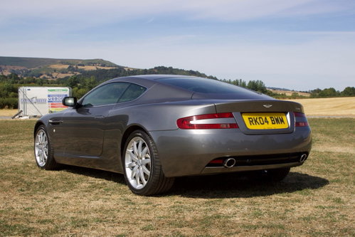 Aston Martin DB9 4