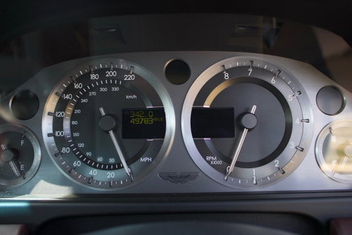 Aston Martin DB9 28