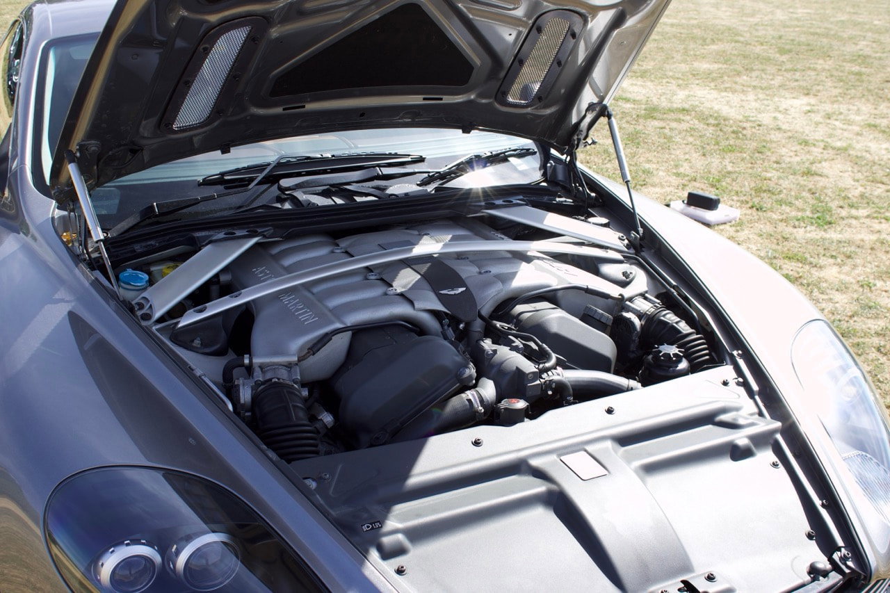 Aston Martin DB9