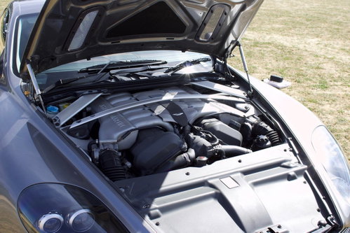 Aston Martin DB9 21