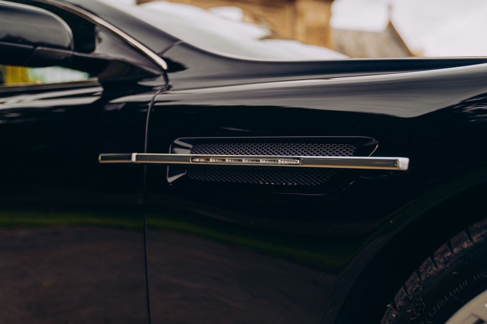 Aston Martin DBS