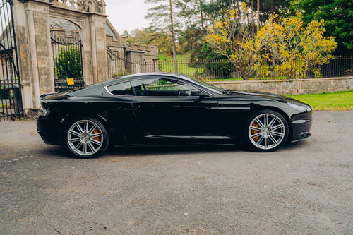 Aston Martin DBS 4