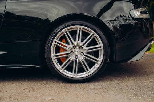 Aston Martin DBS 7