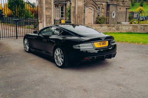Aston Martin DBS 19