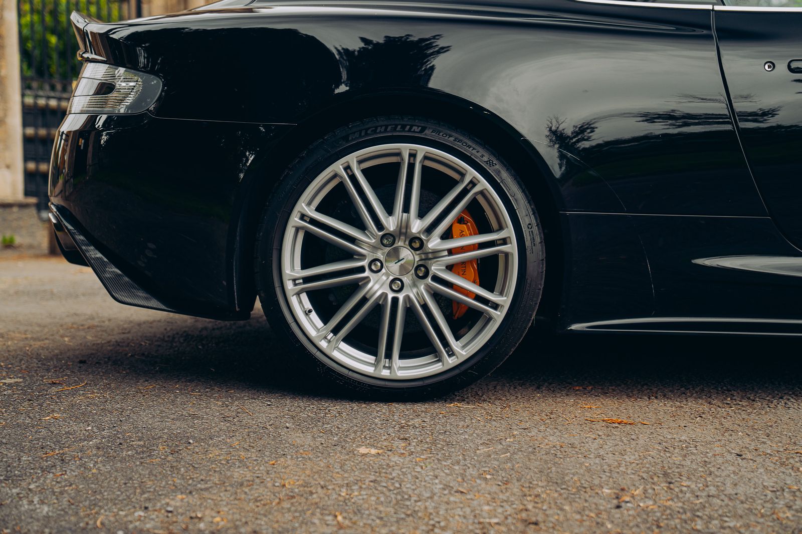 Aston Martin DBS