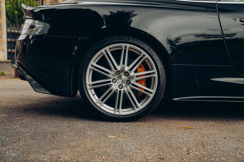 Aston Martin DBS 6