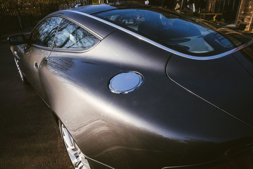 Aston Martin Vanquish 17