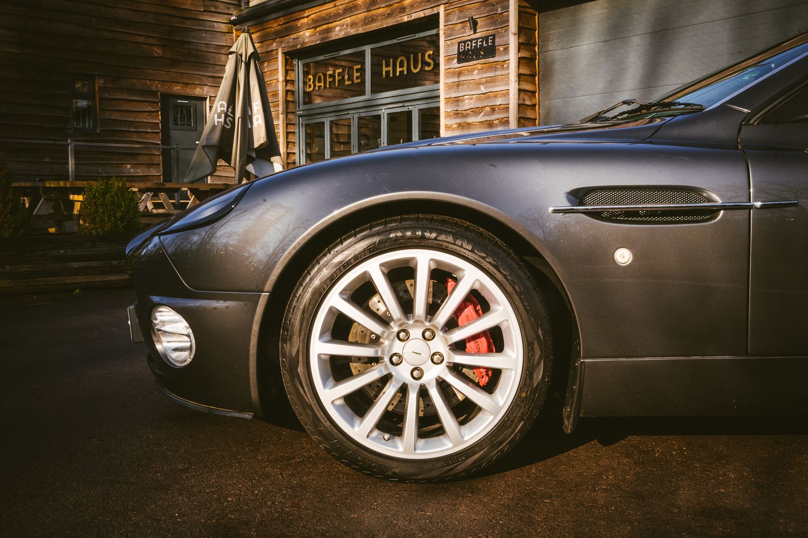 Aston Martin Vanquish