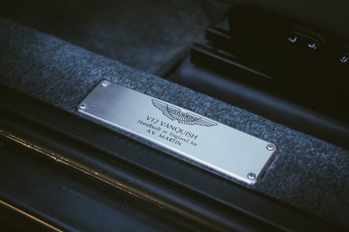 Aston Martin Vanquish 19