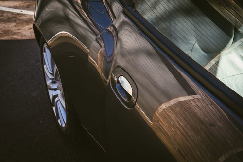 Aston Martin Vanquish 16