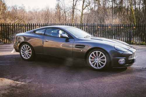 Aston Martin Vanquish 15