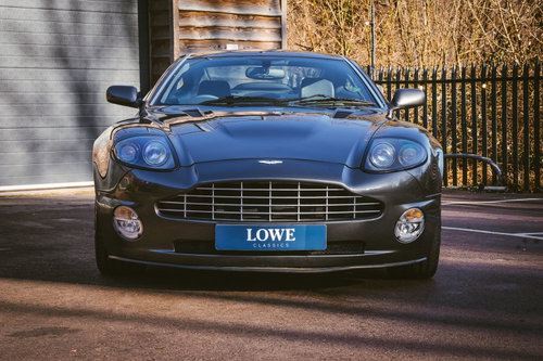 Aston Martin Vanquish 2