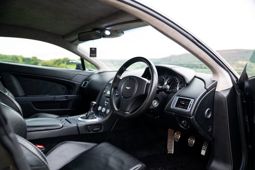 Aston Martin Vantage 6