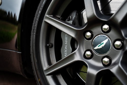 Aston Martin Vantage 5