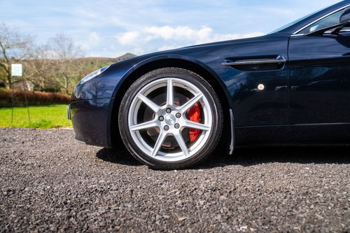 Aston Martin Vantage 10