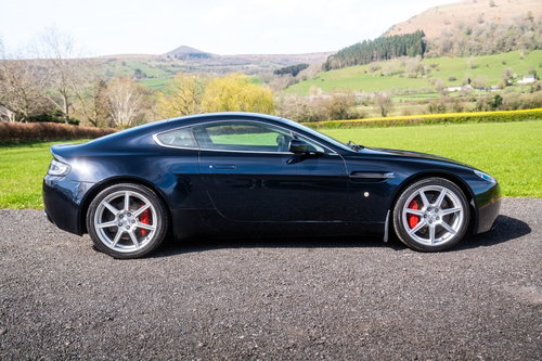 Aston Martin Vantage 13