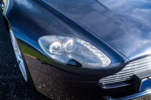 Aston Martin Vantage 4