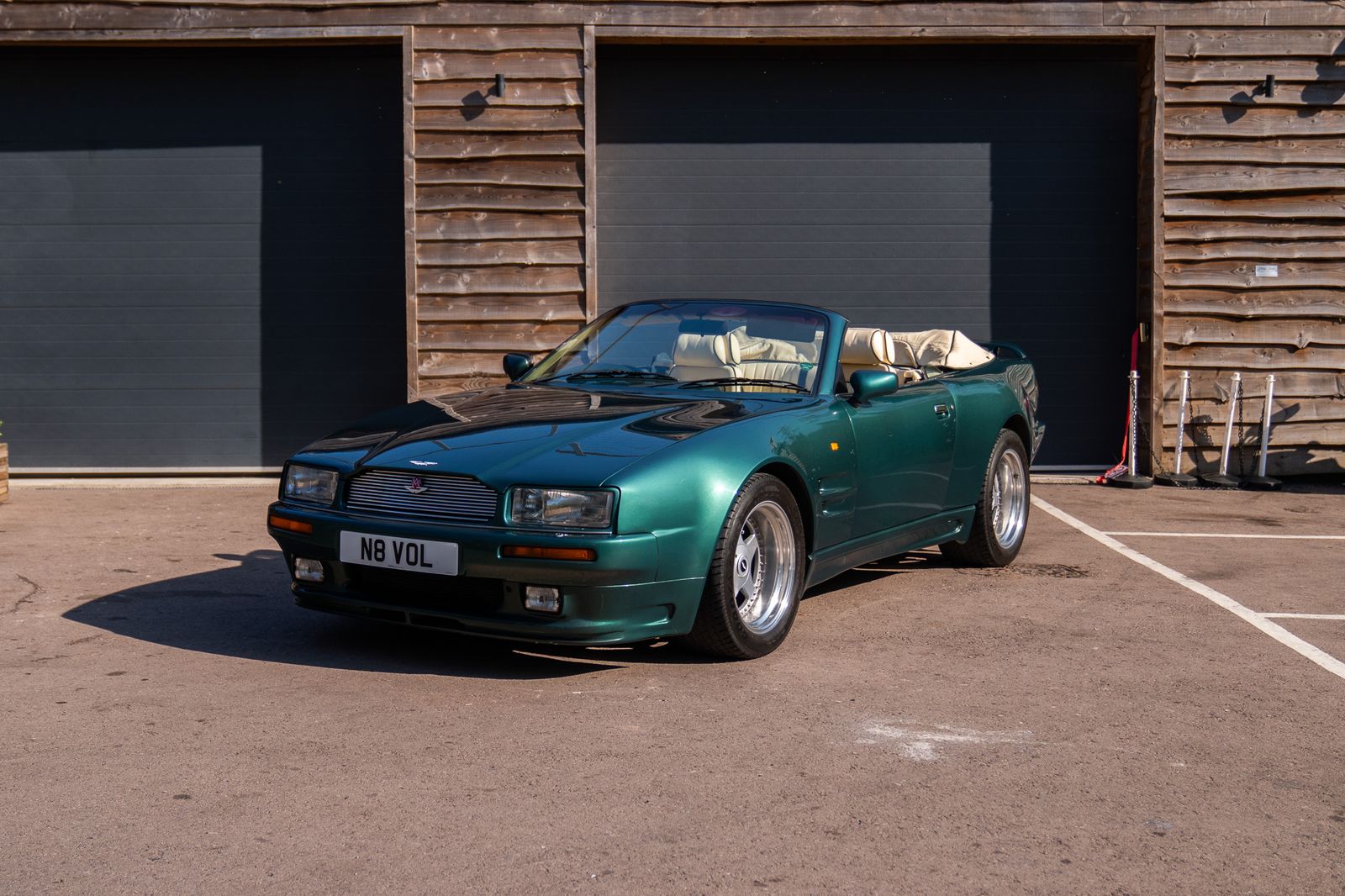 Aston Martin Virage