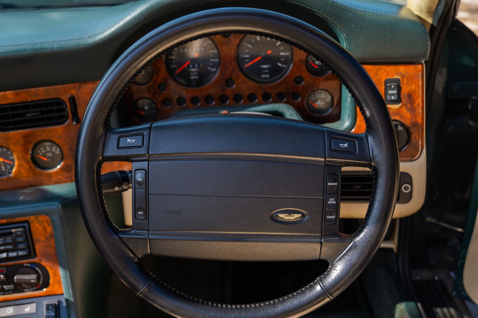 Aston Martin Virage