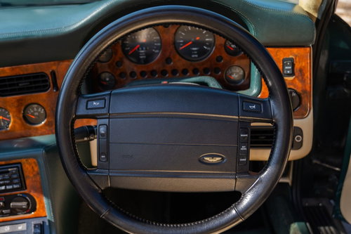 Aston Martin Virage 14