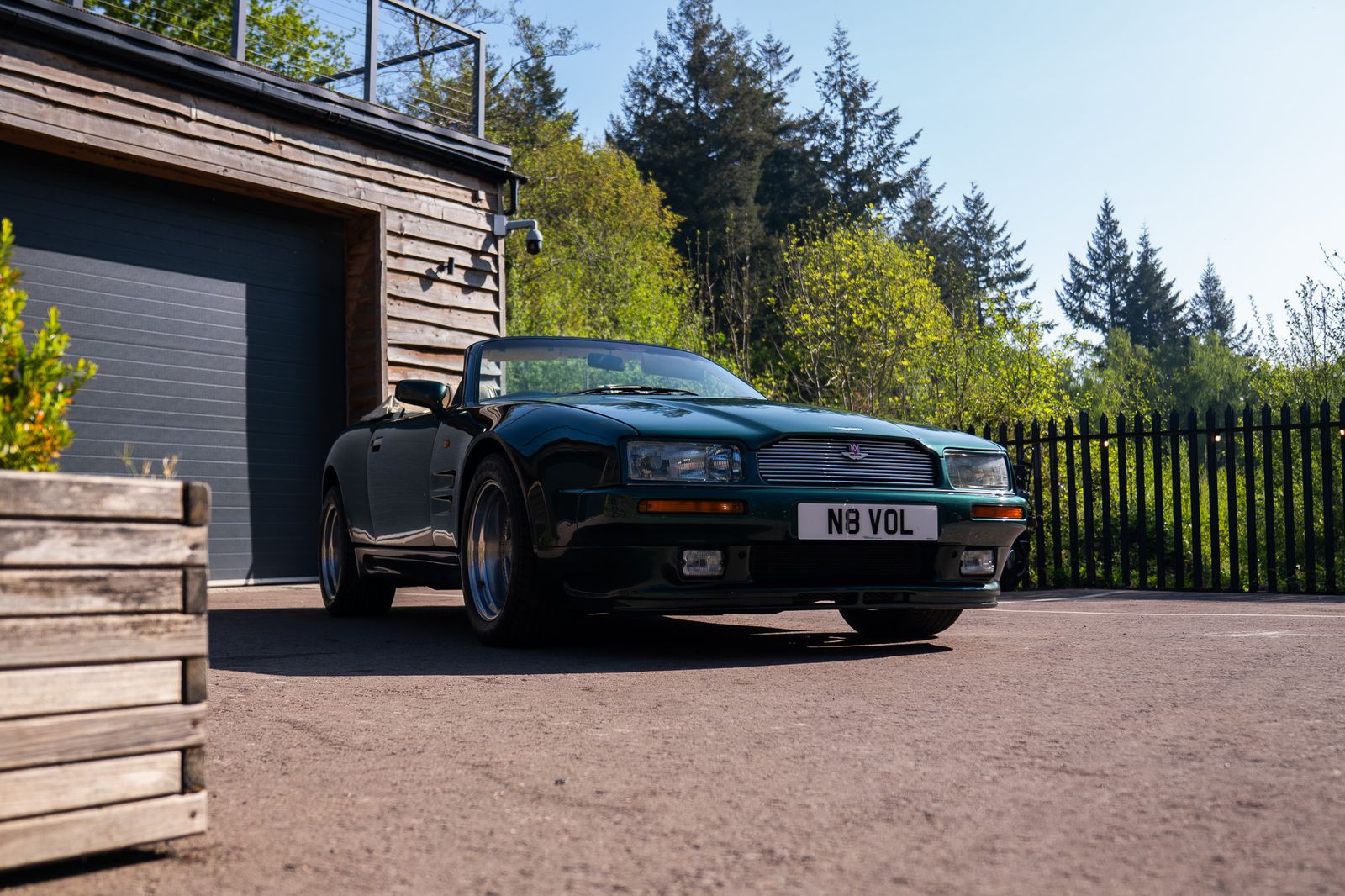 Aston Martin Virage