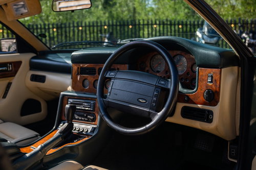 Aston Martin Virage 13