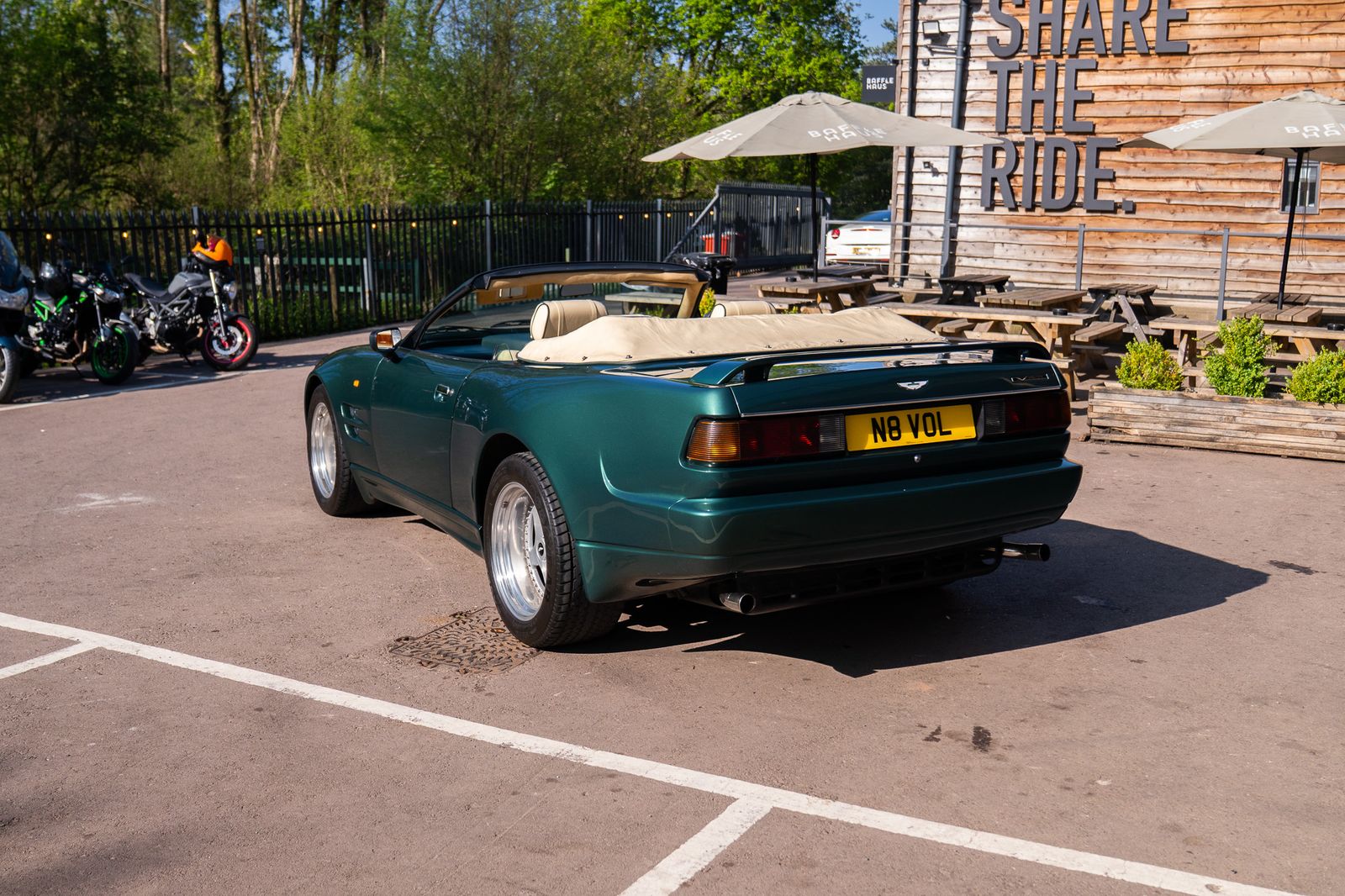 Aston Martin Virage