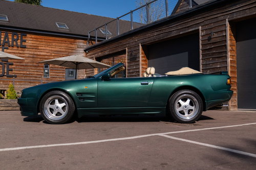 Aston Martin Virage 1