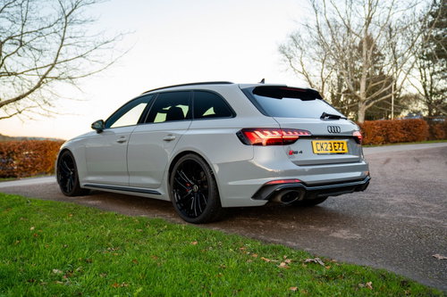 Audi RS4 Avant 10