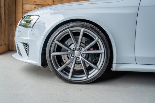 Audi RS4 Avant 19