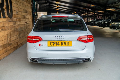 Audi RS4 Avant 24