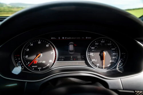 Audi RS6 Avant 24