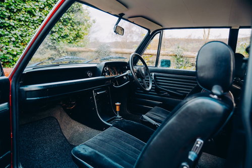 BMW 2002 36