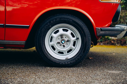 BMW 2002 6
