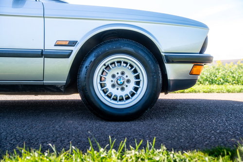 BMW 5 Series 14