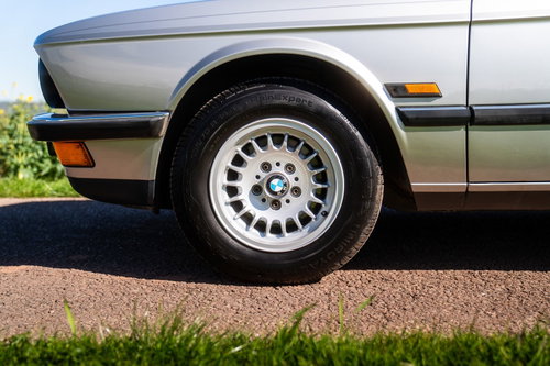 BMW 5 Series 17