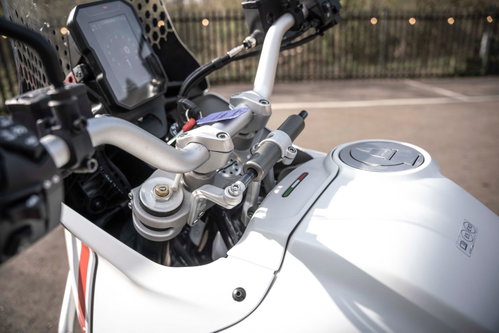 DUCATI Desert x 8