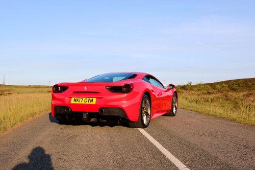 Ferrari 488 8